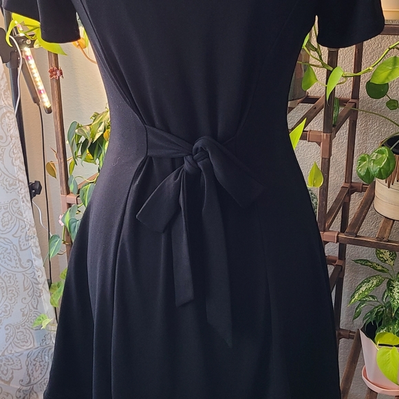 Dress - Picture 3 of 4